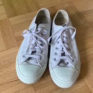 White leather converse low tops